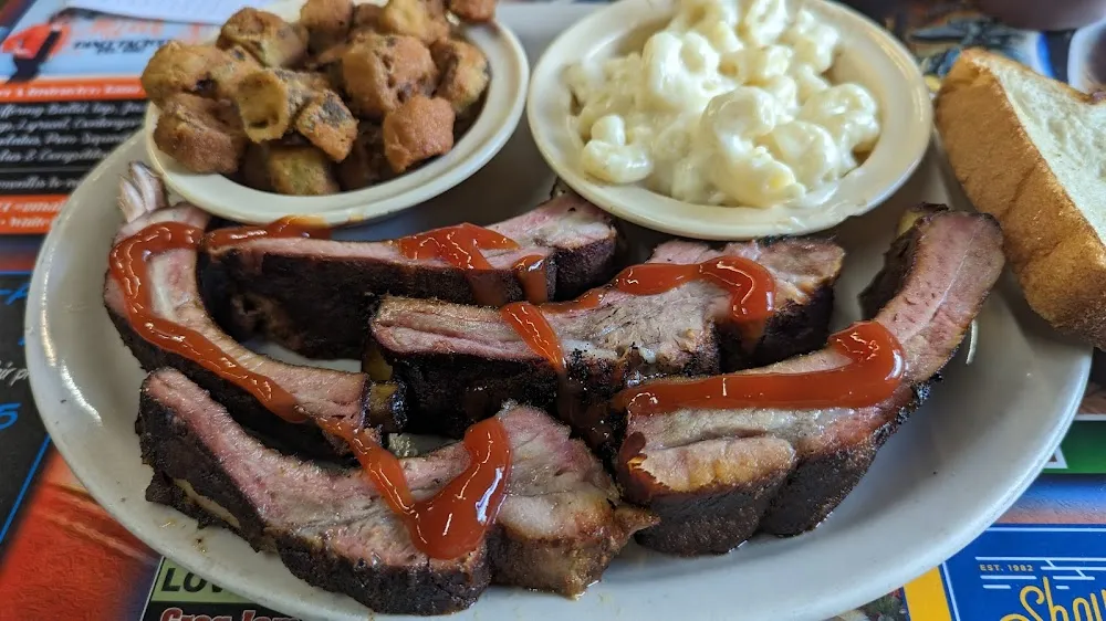 Ribs with Macaroni and Cheese Fried Okra